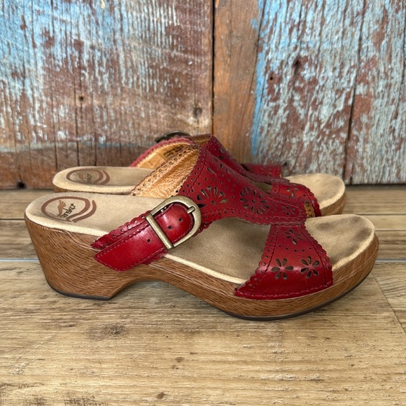 Dansko Clog Red Sandals Open Toe Size 37 - Picture 1 of 7